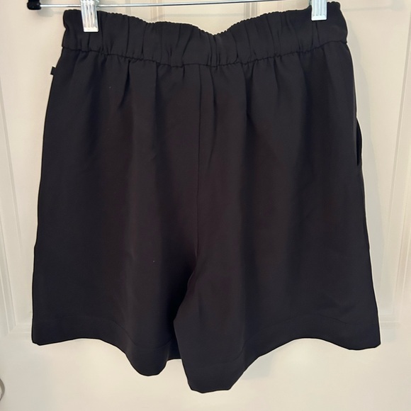 Lululemon Noir Short - Picture 4 of 4